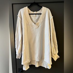 FREE PEOPLE SWEATER!! size medium and the perfect oversize!